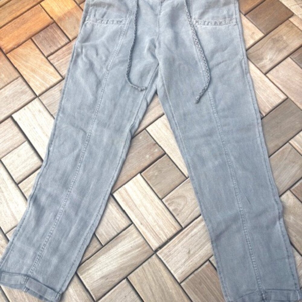 C&C California Gray Pants or Capris - Size Large